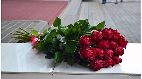 7. Какой компонент позволяет срезанным цветам "простоять" дольше?