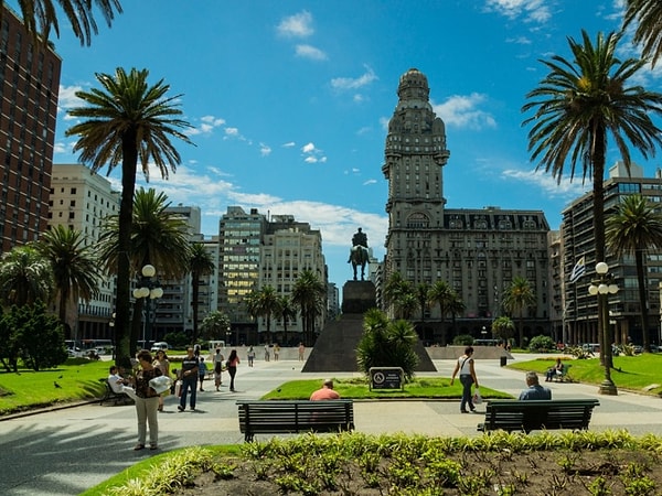 6. Назовите столицу Уругвая: