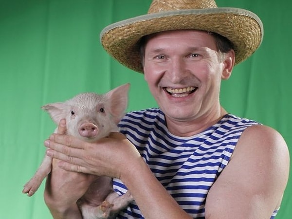 12. Дополните цитату из сериала "Сваты": "... - это та, шо побольше и в бусах".