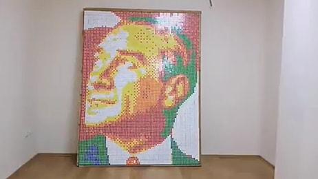 Rubik Küpleriyle Mustafa Kemal Atatürk'ün Portresini Yapan Muhteşem Yetenekli Sanatçı!