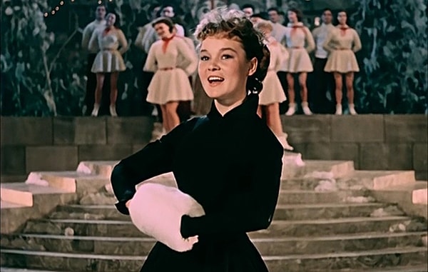 4. А это Леночка Крылова - образ, который сделал знаменитой Людмилу Гурченко.