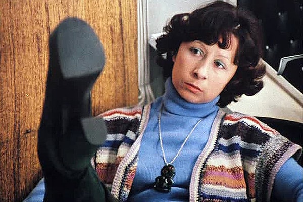 8. Знаменитая Верочка Лии Ахеджаковой.