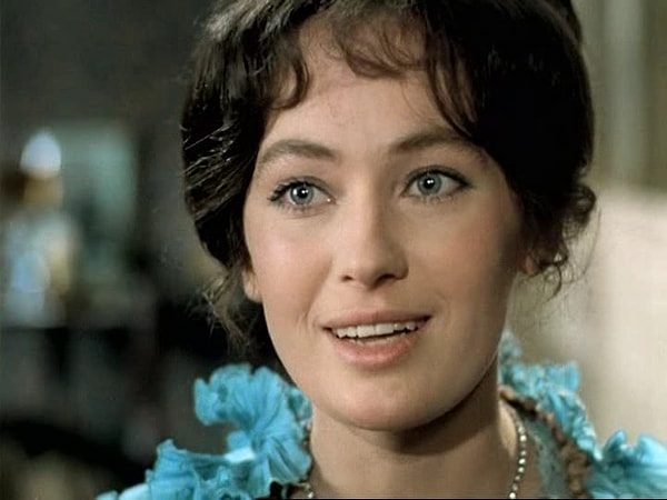 12. И, конечно же, вы помните, в каком фильме Лариса Гузеева сыграла тезку.