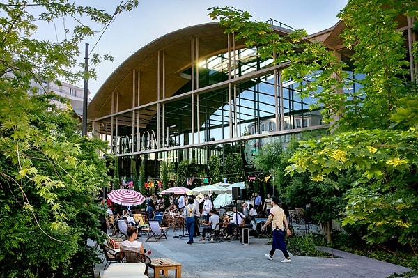 8. Какой ресторан самый большой в мире?