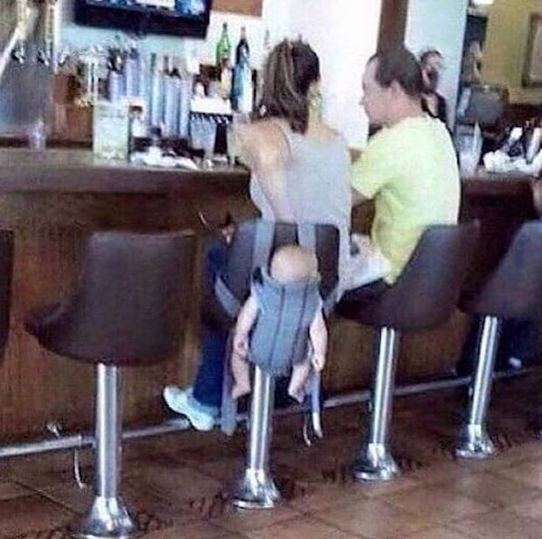 4. Дамочка, ребенок — это вам не рюкзак!