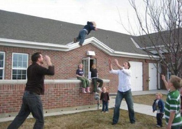 24. Когда в доме завелось слишком много детей, то одним можно и пожертвовать