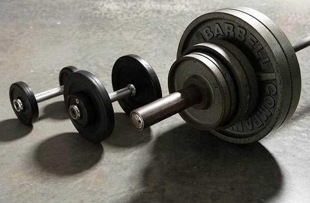 5. "Spor salonundaki dambıl ve halterler. Çalıştığım spor salonunda onları temizliyorum ve çıkan pislik miktarını görseniz kusarsınız."