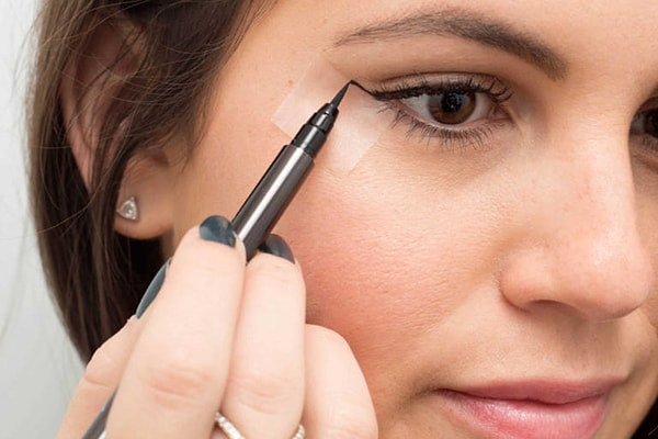 4. Красивые и аккуратные стрелки можно нарисовать с помощью кусочка скотча