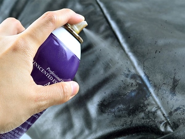 23. Чернильные пятна можно удалить с помощью лака для волос