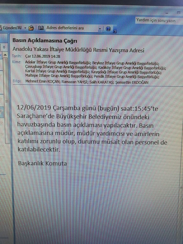 CHP İstanbul milletvekili Mehmet Bekaroğlu, o açıklamanın talimatla yapıldığını ve katılımın da zorunlu tutulduğunu iddia etti.