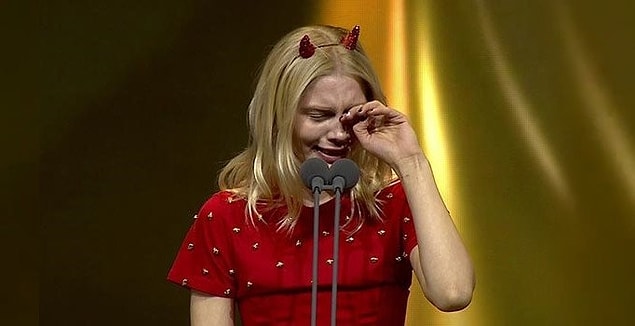 Televizyonda yayınlanan bir magazin programında Aleyna Tilki'nin 5 konserinin iptal edildiği söylendi. Bu iddia da kariyeri kötüye mi gidiyor sorusunu akıllara getirdi.