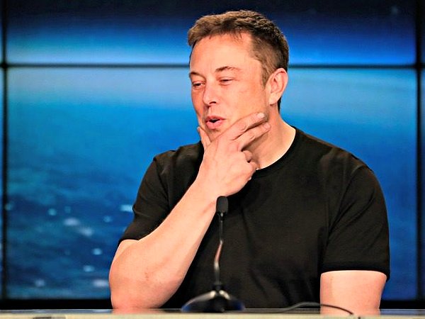 Musk bunun işlevsel bir versiyonun yapılmasının teknik olarak mümkün olduğunu, ancak küçük bir piyasası olacağını söyledi.