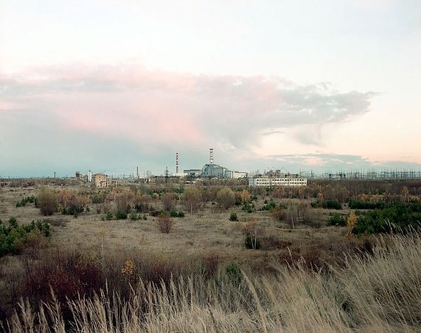 16. Вид на Чернобыльскую АЭС: 1998