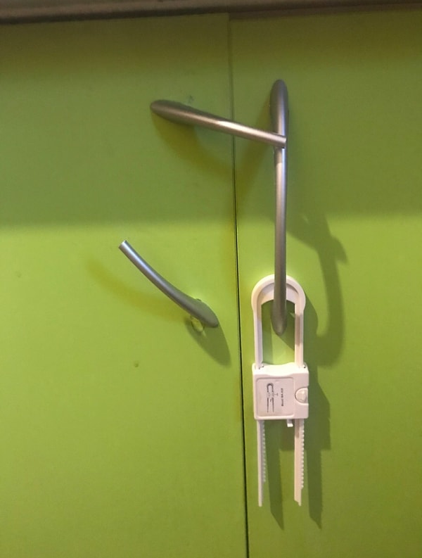 18. Русская фурнитура в сочетании с китайскими замками от детей