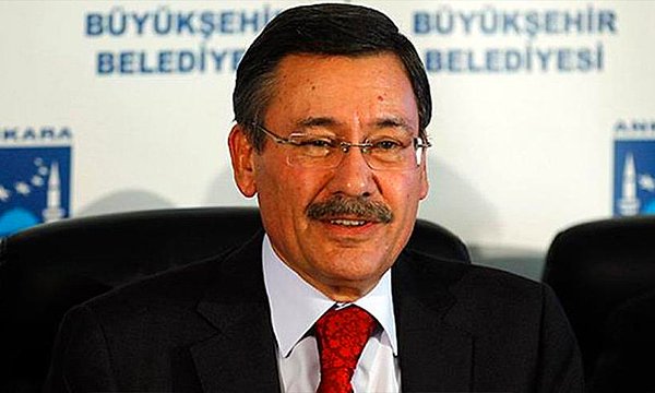 "Gelelim Altın Yapım'a… Sadece 2015 yılında 6 ihale almış ve toplamı 10.3 milyon TL."