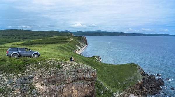 8. "Пожать краба" на местном говоре значит...