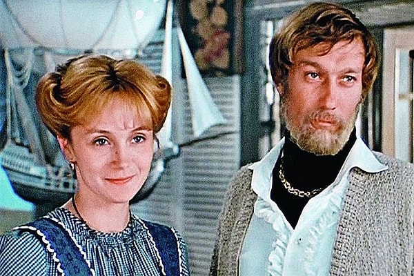 9. Волшебник - О. Янковский, Король - Е. Леонов, Медведь - А. Абдулов, Жена Волшебника -?