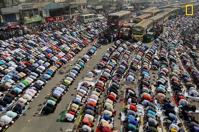 Üçüncülüğün sahibi ise Sandipani Chattopadhyay'in "Dhaka Sokakları" fotoğrafı olmuş.