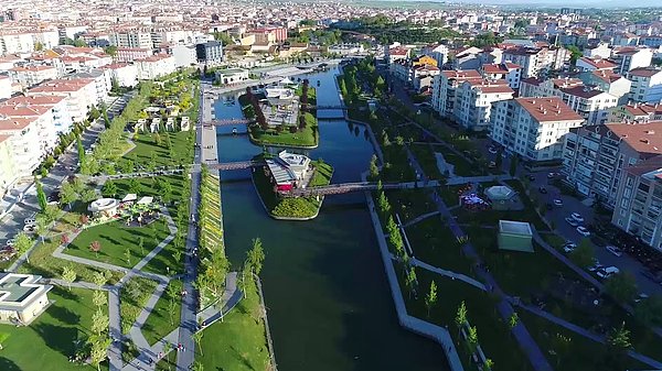 Bozkırın tezenesi, ceviz diyarı Kırşehirli bir vatandaşla Almanya, Berlin'den bir hipster karşılaştığında Kırşehirli daha mutlu.