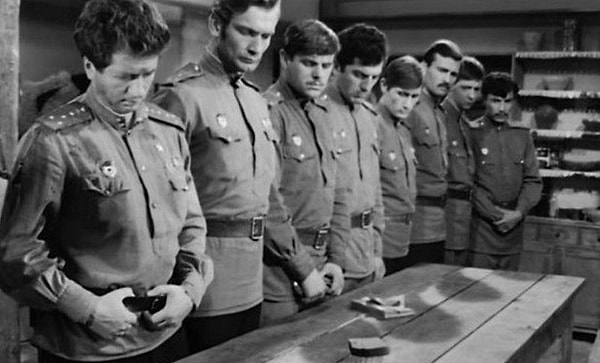 8. Как назывался самолет, на котором вернулся в эскадрилью капитан Титаренко в фильме «В бой идут одни "старики"»?