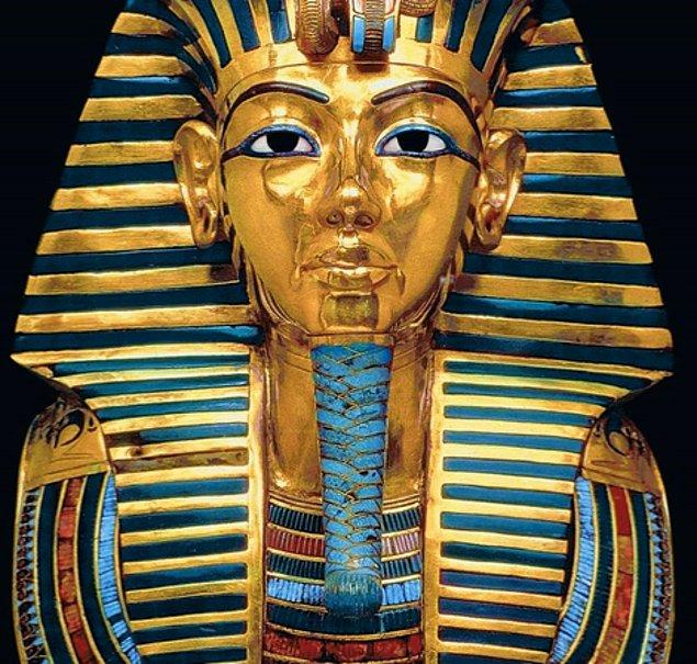 1. Antik Mısır'da ölen kadınların cesetleri mumyalanmadan önce 3 gün boyunca çürümesi için bekletilirdi...