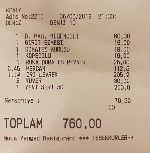 5. Çeşme: Moda Yengeç Restoran'ın hesabında hem garsoniye hem kuver olması müşteriyi mutsuz eden detaylardan.
