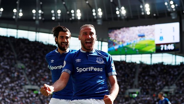 Kulübüyle ayrılığın eşiğinde olan milli golcüyle Almanya Bundesliga ekibi Borussia Dortmund’un ilgilendiği öğrenildi.