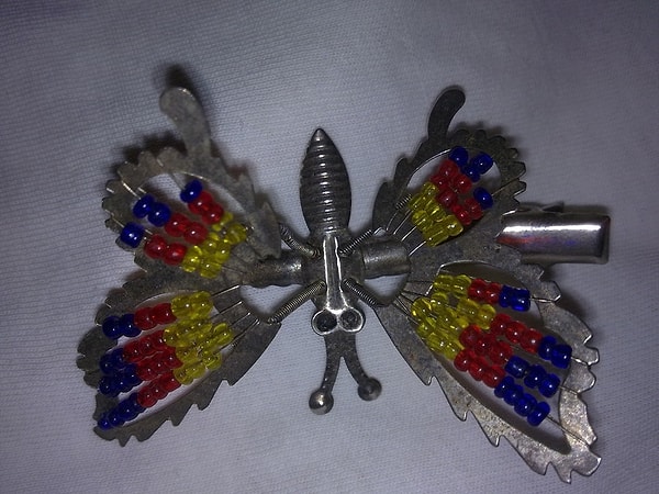 13. Заколки-бабочки тоже из той эпохи.