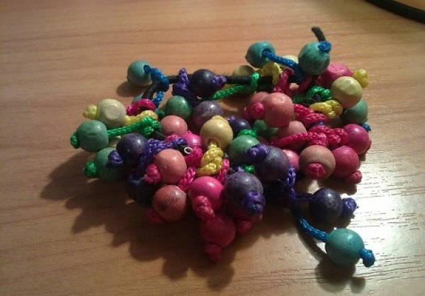 18. Для особо торжественных же случаев использовались украшения с бусинками.