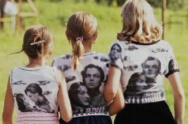 19. Только не говорите, что у вас не было футболки или топика с изображением главных героев "Титаника".