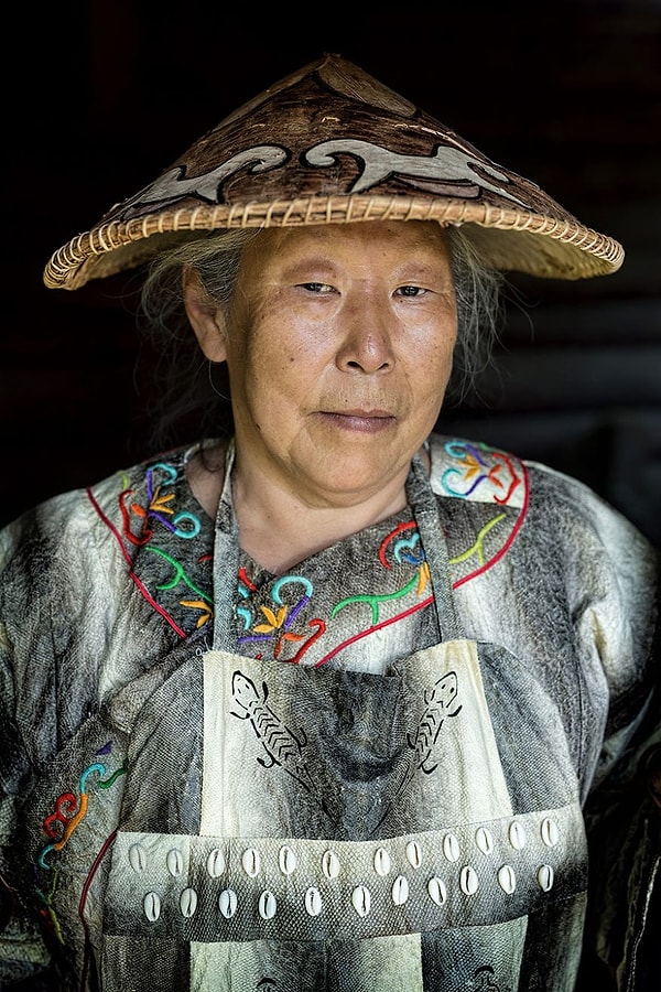 2. Представительница орочи — народа, проживающего на берегу японского моря и в Сибири