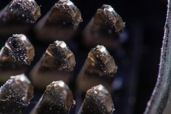 34. Грань DVI кабеля