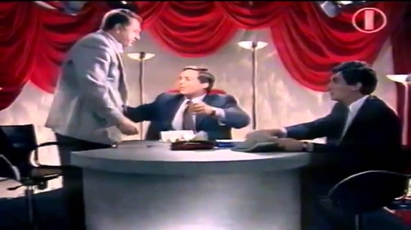 6. В эфире какой передачи В. Жириновский и Б. Немцов облили друг друга соком?