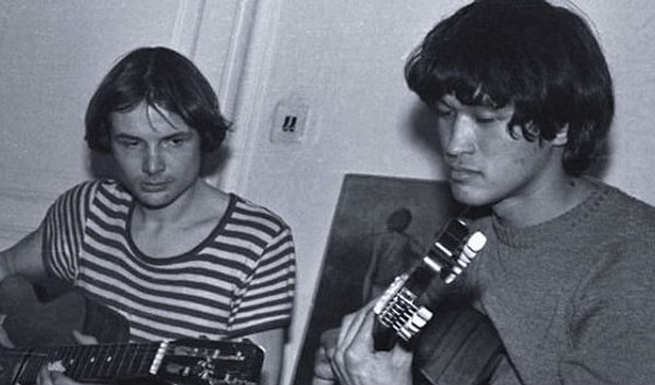 6. С Алексеем Рыбиным они входили в состав группы "Автоматические удовлетворители "