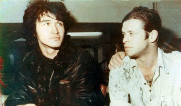 7. С Борисом Гребенщиковым, который во многом помог ему в начале карьеры, он познакомился в электричке