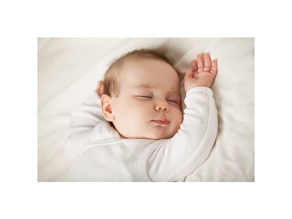 7. Неблизкий друг, с которым вы не общались больше года, только что отправил вам 14 непрошенных фото своего ребенка.