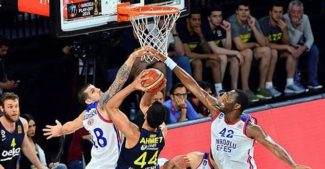 Anadolu Efes, ligde 9 sezondur şampiyon olamıyor.