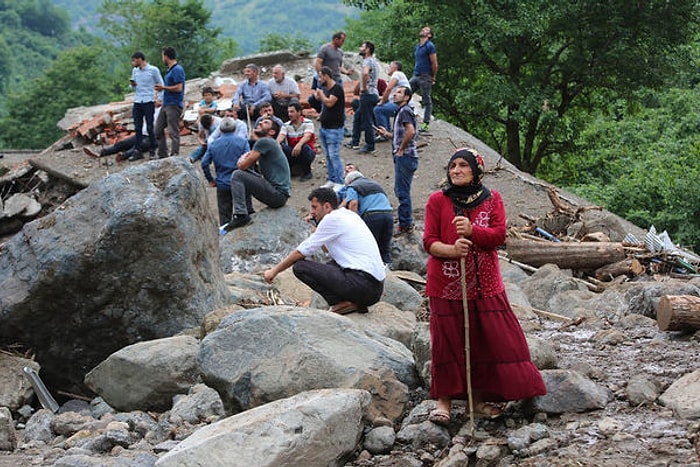 Araklı'daki Sel Felaketinde Hayatını Kaybedenlerin Sayısı 8'e Yükseldi: 2 Kişiyi Arama Çalışmaları Devam Ediyor
