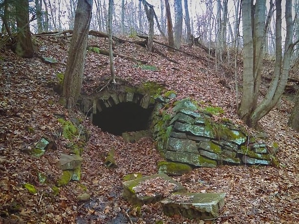 13. Жилище хоббитов что ли?