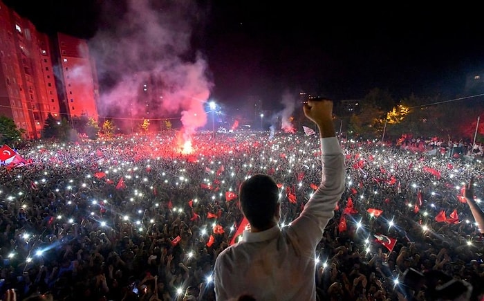 İmamoğlu Kazandığı Seçimin Ardından Beylikdüzü'nden Seslendi: 'Artık Liyakat, Hak, Hukuk ve Adalet Var'