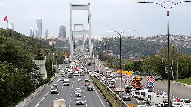 Çalışmalar sırasında FSM Köprüsü'nün Avrupa-Asya istikametindeki (Güney platform) 4 şerit ulaşıma kapatılarak, trafik akışı kuzey platformdan 2'şer şeritten gidiş-geliş olarak sağlanacak.