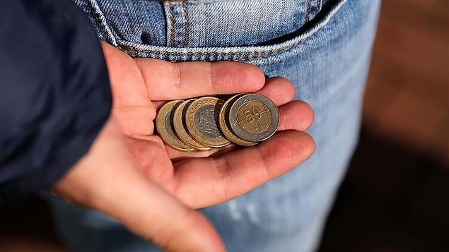 Eğer fazlaca bozuk para görürseniz bu iyiye yorumlanmaz.