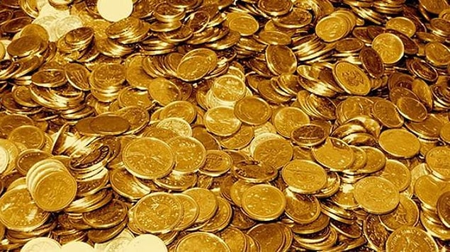 Çok hoşmuş gibi gözükse de rüyada altın para görmek iflasa ve maddi sıkıntıya delalet eder.