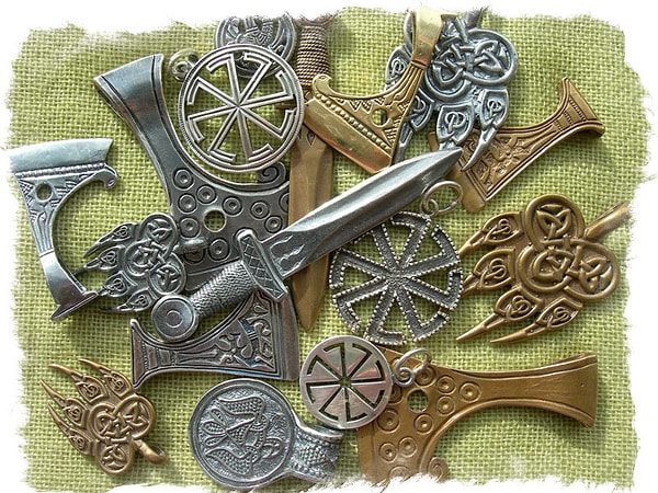 3. В каких веках древние историки впервые упоминают о славянах?