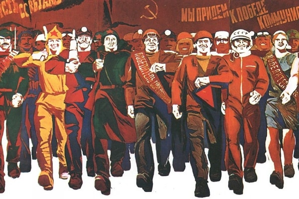 2. В каком фильме звучит «Марш энтузиастов»?