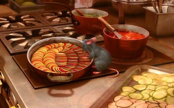 6. Ratatouille'un gurme eleştirmenini dize getiren haşlanmış sebze yemeği