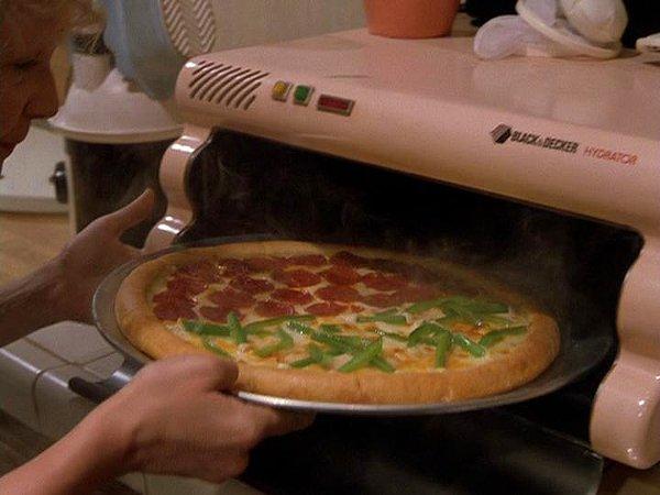 11. Back to the Future 2'nin suyu alınmış pizzası
