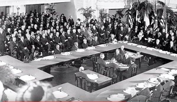 1919 - I. Dünya Savaşı sonunda, İtilaf Devletleri ile Almanya arasında Versay Barış Antlaşması imzalandı.