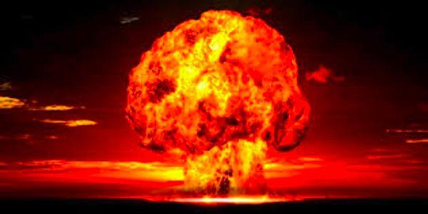 8. Meksika çölünde patlatılmasından önce ilk atom bombası prototipinin ne kadar güçlü olacağını bilmeyen bilim insanları, basının yayınlaması için yaşanabilecek her türlü olaya göre önceden çeşitli haber başlıkları hazırlamışlardı.