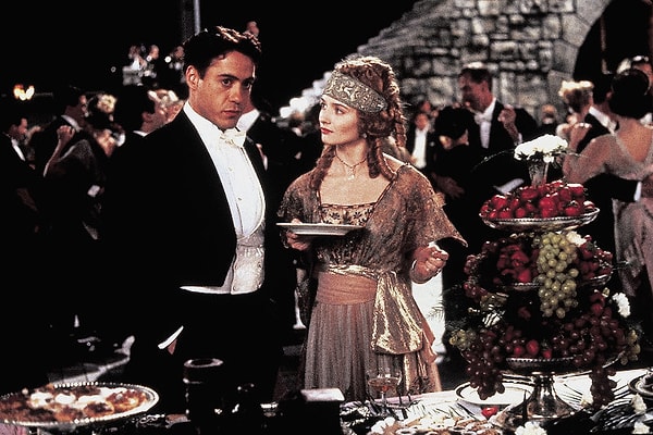 31. А видели фильм "Чаплин", главную роль в котором сыграл талантливый Роберт Дауни-младший?